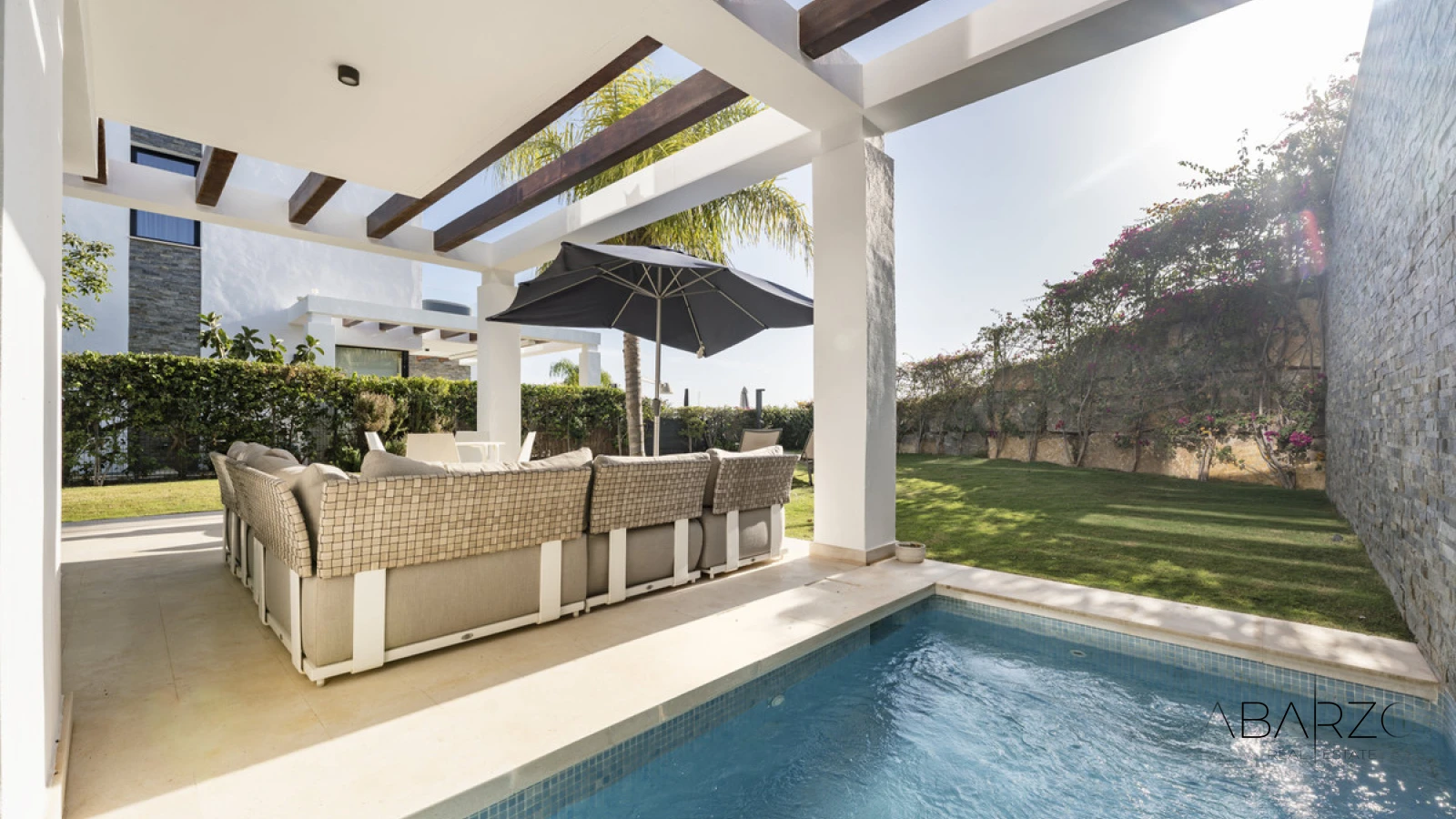 Elegant semi-detached villa in Cabopino Golf, Marbella with panoramic sea views — interior, Marbella East, Marbella (3 of 28)