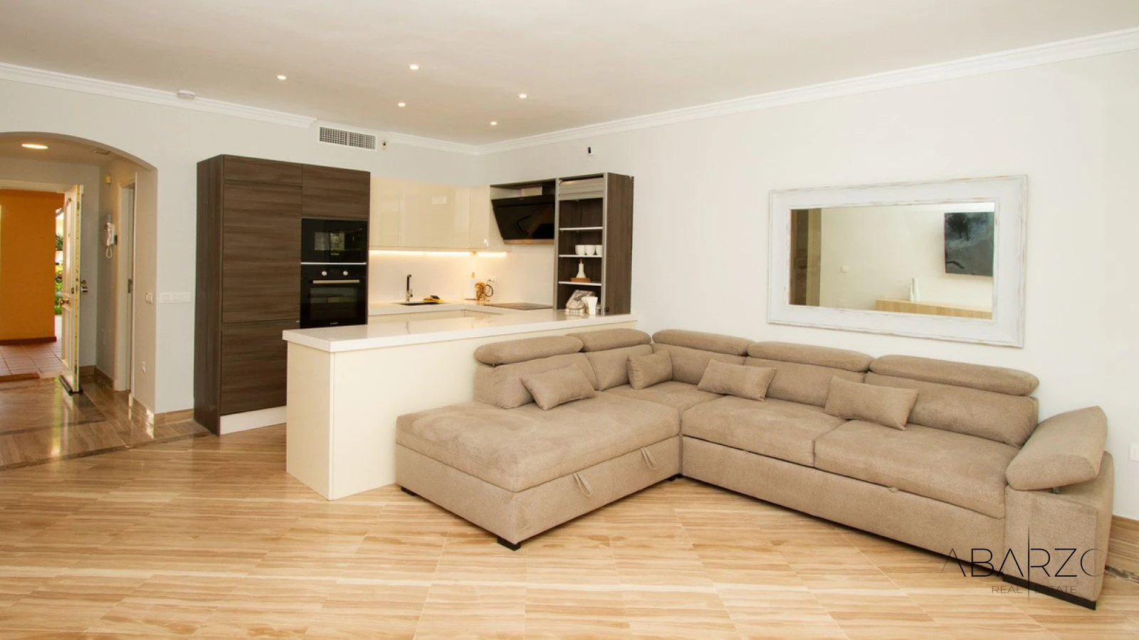 Superb Large 3-Bedroom Luxury Ground Floor Apartment Near Elviria Beach with Private Garden — interior, Marbella East, Marbella (7 of 17)