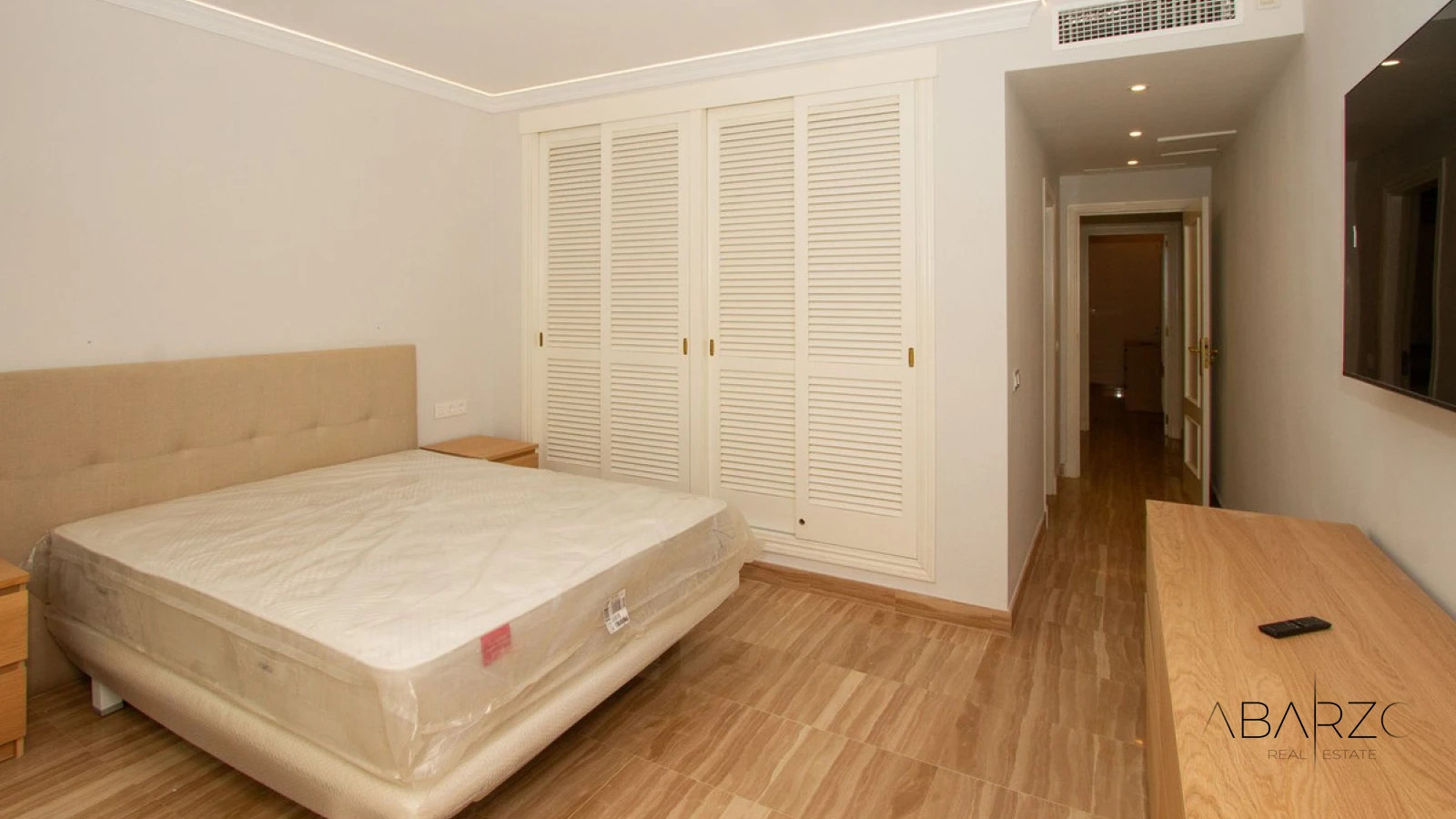 Superb Large 3-Bedroom Luxury Ground Floor Apartment Near Elviria Beach with Private Garden — interior, Marbella East, Marbella (15 of 17)