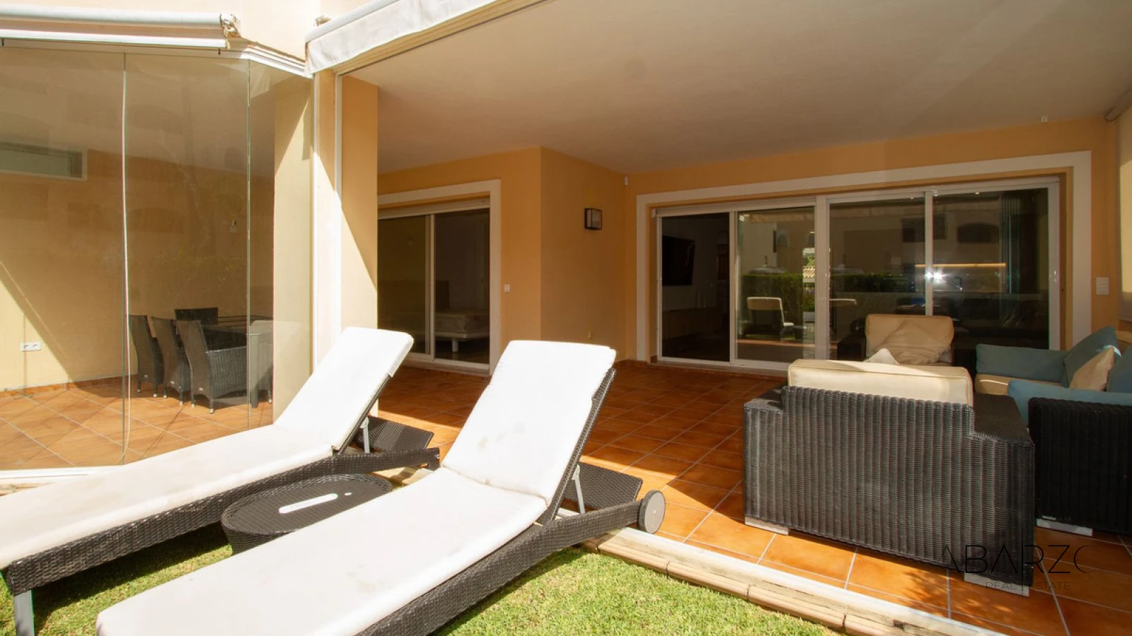 Superb Large 3-Bedroom Luxury Ground Floor Apartment Near Elviria Beach with Private Garden — interior, Marbella East, Marbella (2 of 17)