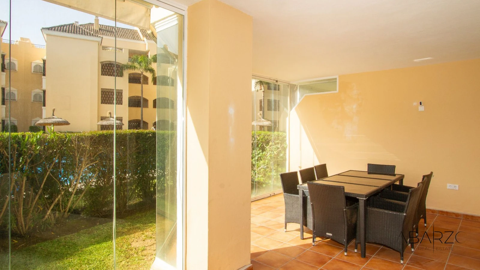 Superb Large 3-Bedroom Luxury Ground Floor Apartment Near Elviria Beach with Private Garden — interior, Marbella East, Marbella (3 of 17)