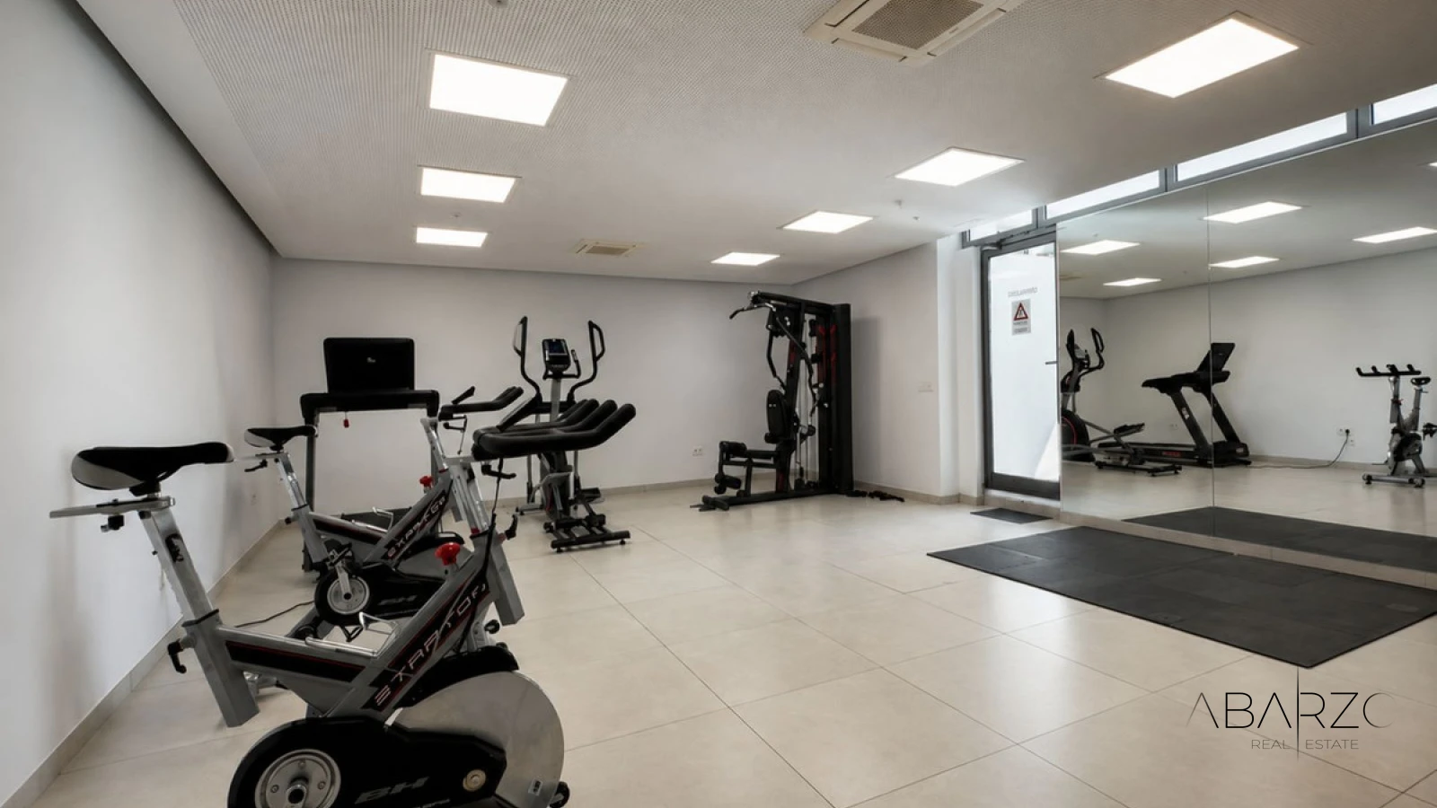 Apartment near beach with panoramic terrace in Elviria, Marbella — interior, Marbella East, Marbella (22 of 25)