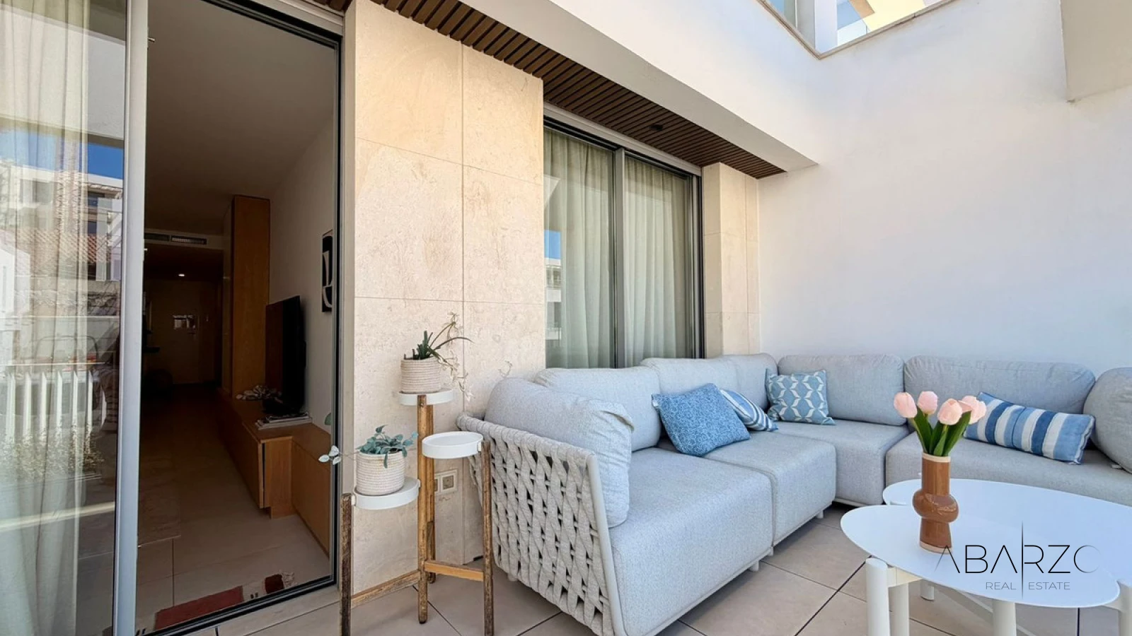 Apartment near beach with panoramic terrace in Elviria, Marbella — interior, Marbella East, Marbella (2 of 25)