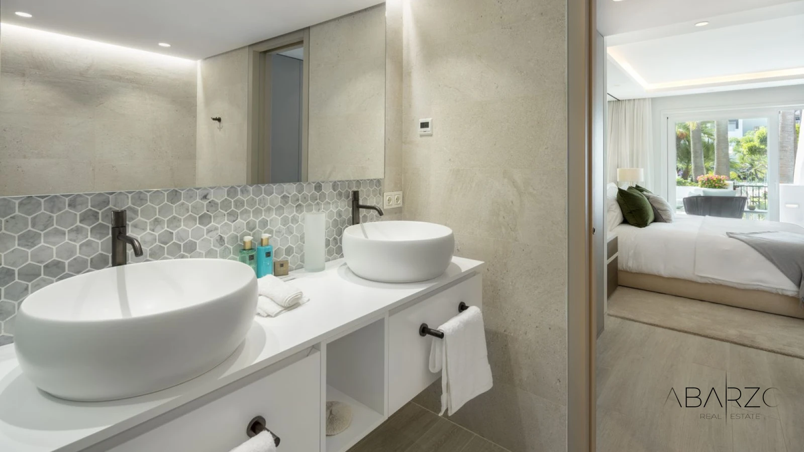 Ground-Floor Apartment with Terrace in Puente Romano, Marbella Golden Mile — interior, Golden Mile, Marbella (17 of 23)