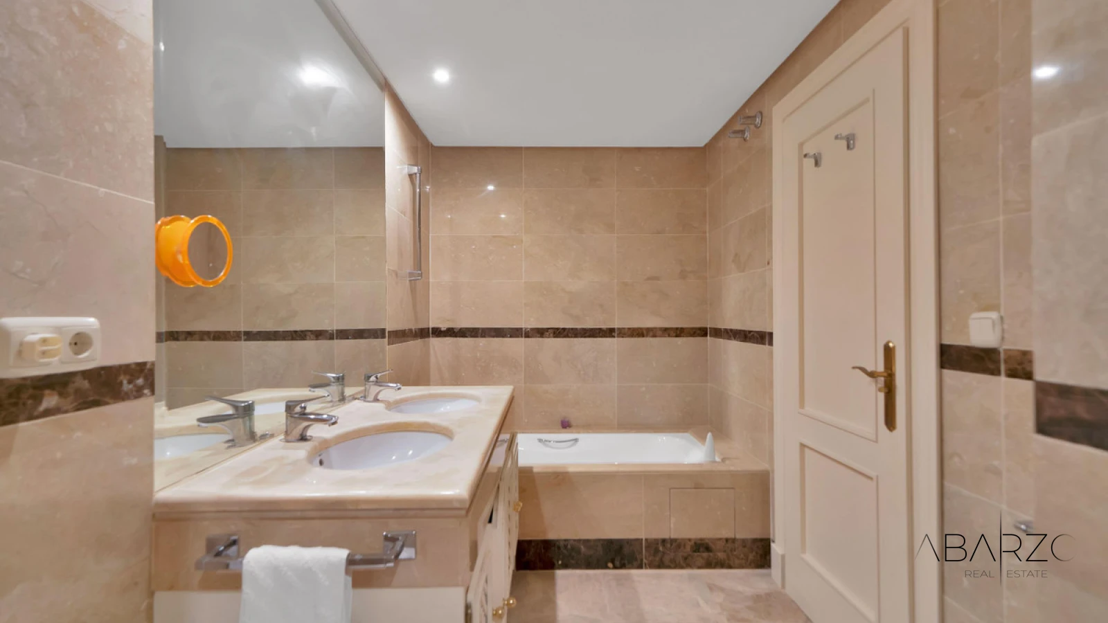 Ground Floor Apartment with Jacuzzi and Golf Views, in Nueva Andalucía — interior, Nueva Andalucía, Marbella (31 of 35)