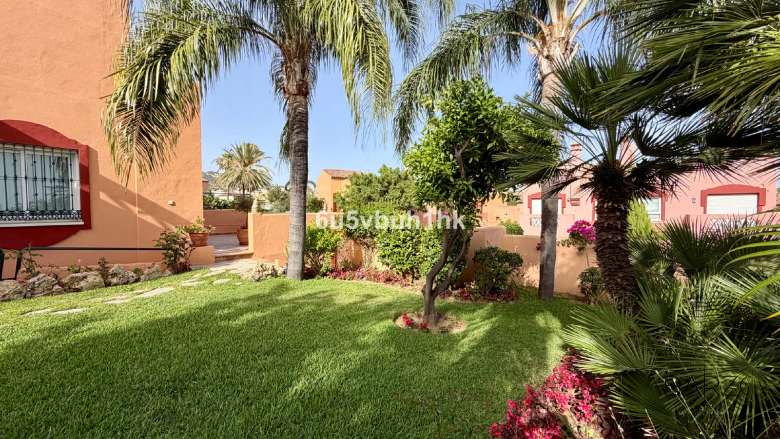Semi-detached villa in Bello Horizonte Marbella with private pool and sea views — interior, Marbella Centro, Marbella (15 of 44)