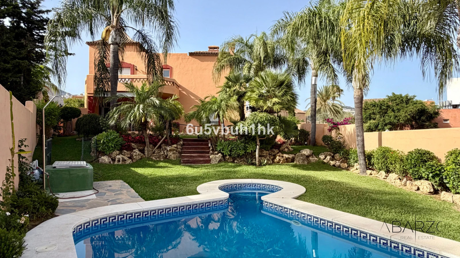 Semi-detached villa in Bello Horizonte Marbella with private pool and sea views — luxury property for sale in Marbella Centro, Marbella