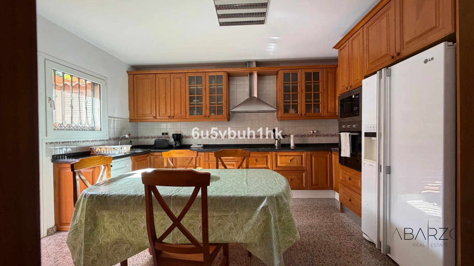 Semi-detached villa in Bello Horizonte Marbella with private pool and sea views — interior, Marbella Centro, Marbella (35 of 44)