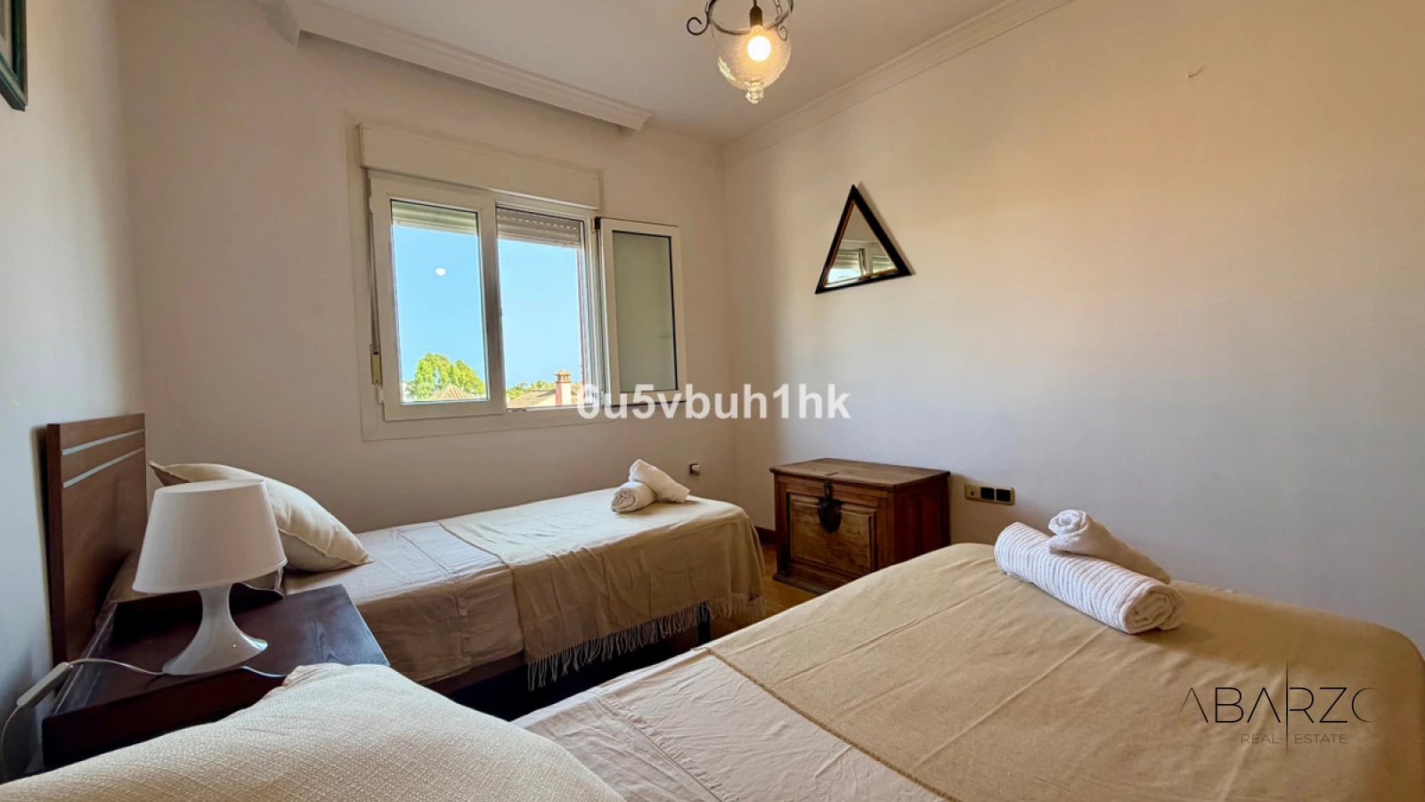 Semi-detached villa in Bello Horizonte Marbella with private pool and sea views — interior, Marbella Centro, Marbella (24 of 44)