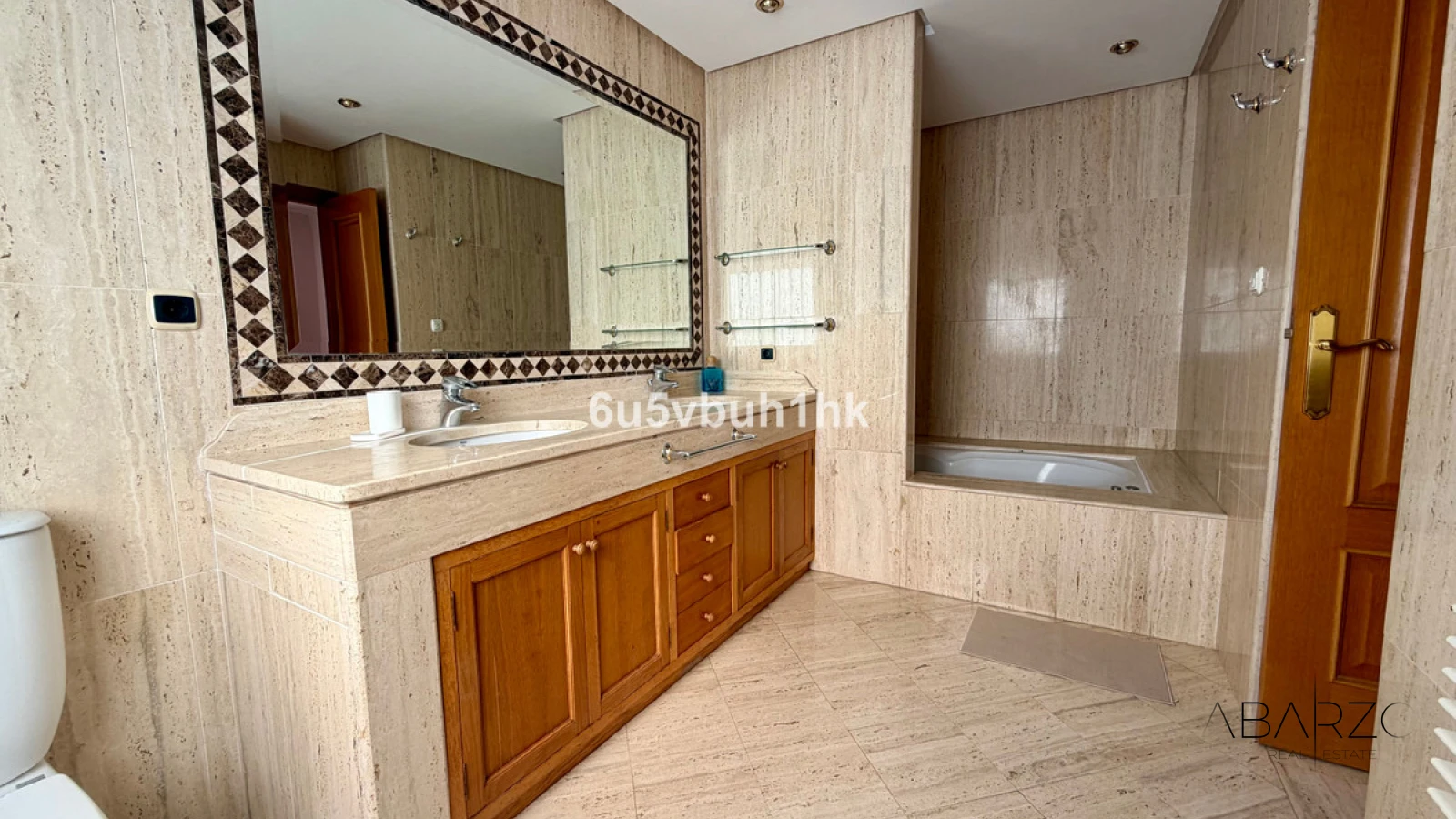 Semi-detached villa in Bello Horizonte Marbella with private pool and sea views — interior, Marbella Centro, Marbella (31 of 44)