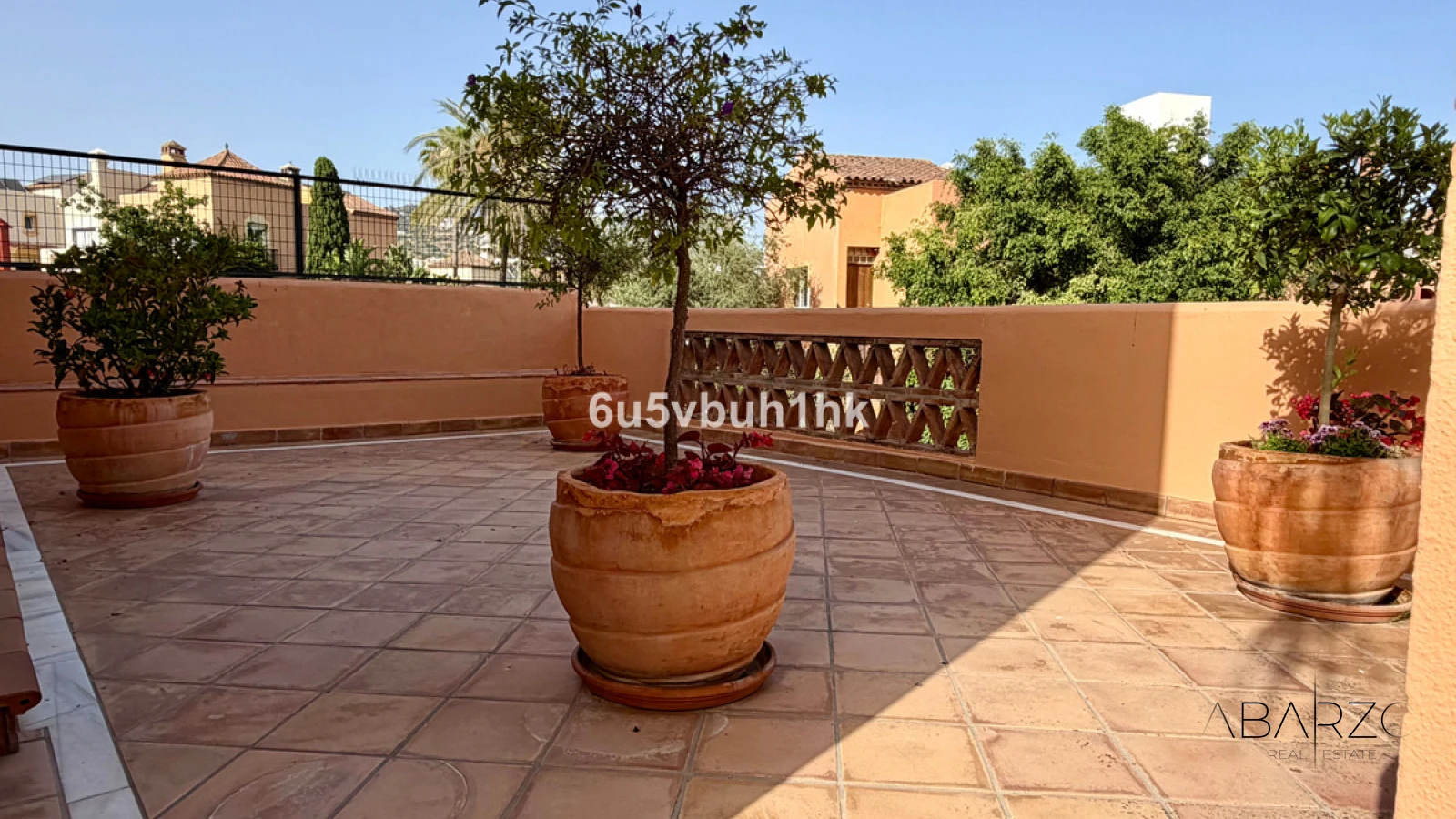 Semi-detached villa in Bello Horizonte Marbella with private pool and sea views — interior, Marbella Centro, Marbella (10 of 44)