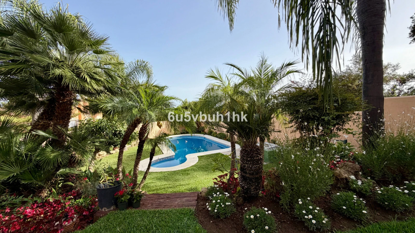 Semi-detached villa in Bello Horizonte Marbella with private pool and sea views — interior, Marbella Centro, Marbella (14 of 44)
