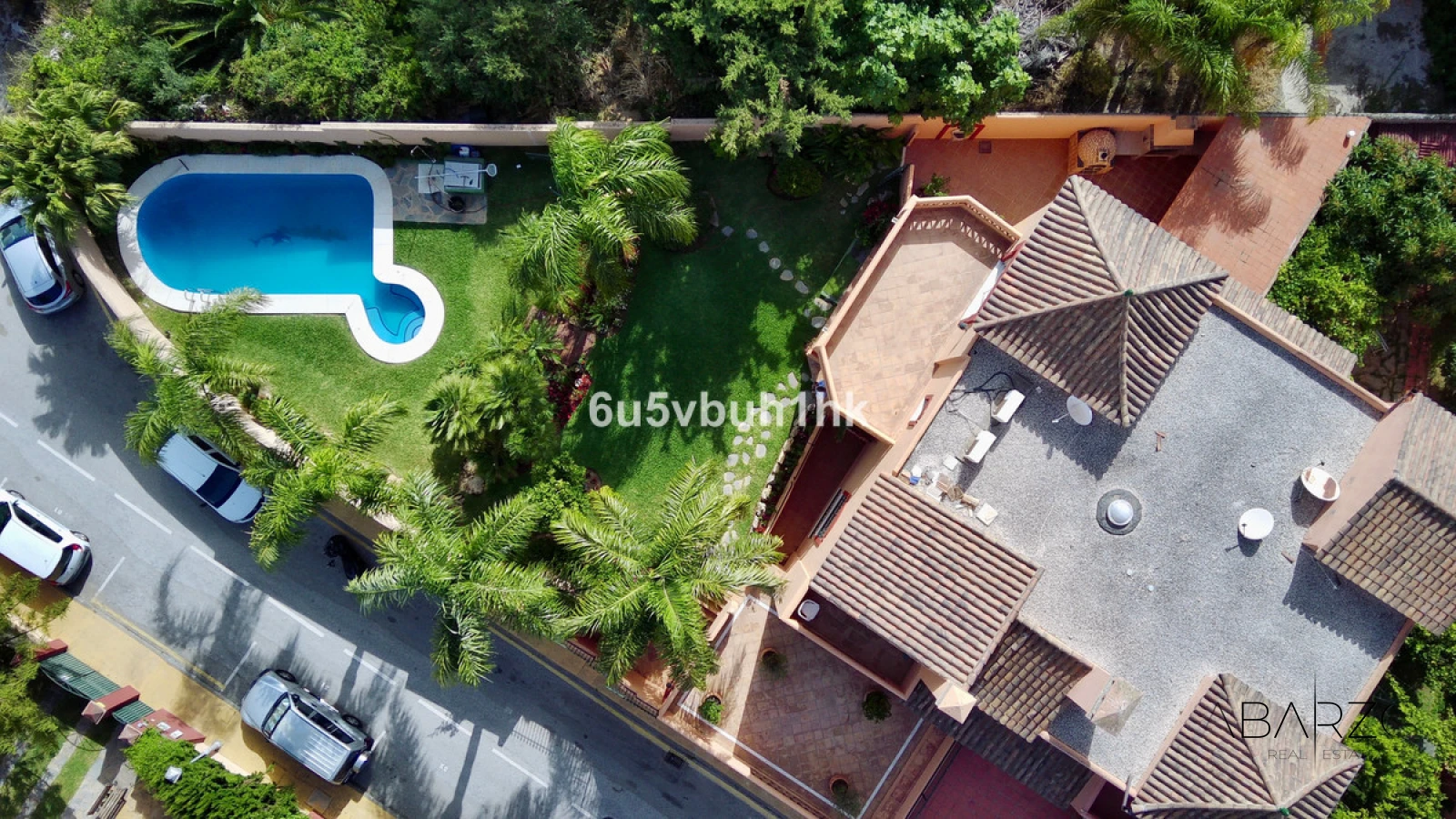 Semi-detached villa in Bello Horizonte Marbella with private pool and sea views — interior, Marbella Centro, Marbella (44 of 44)