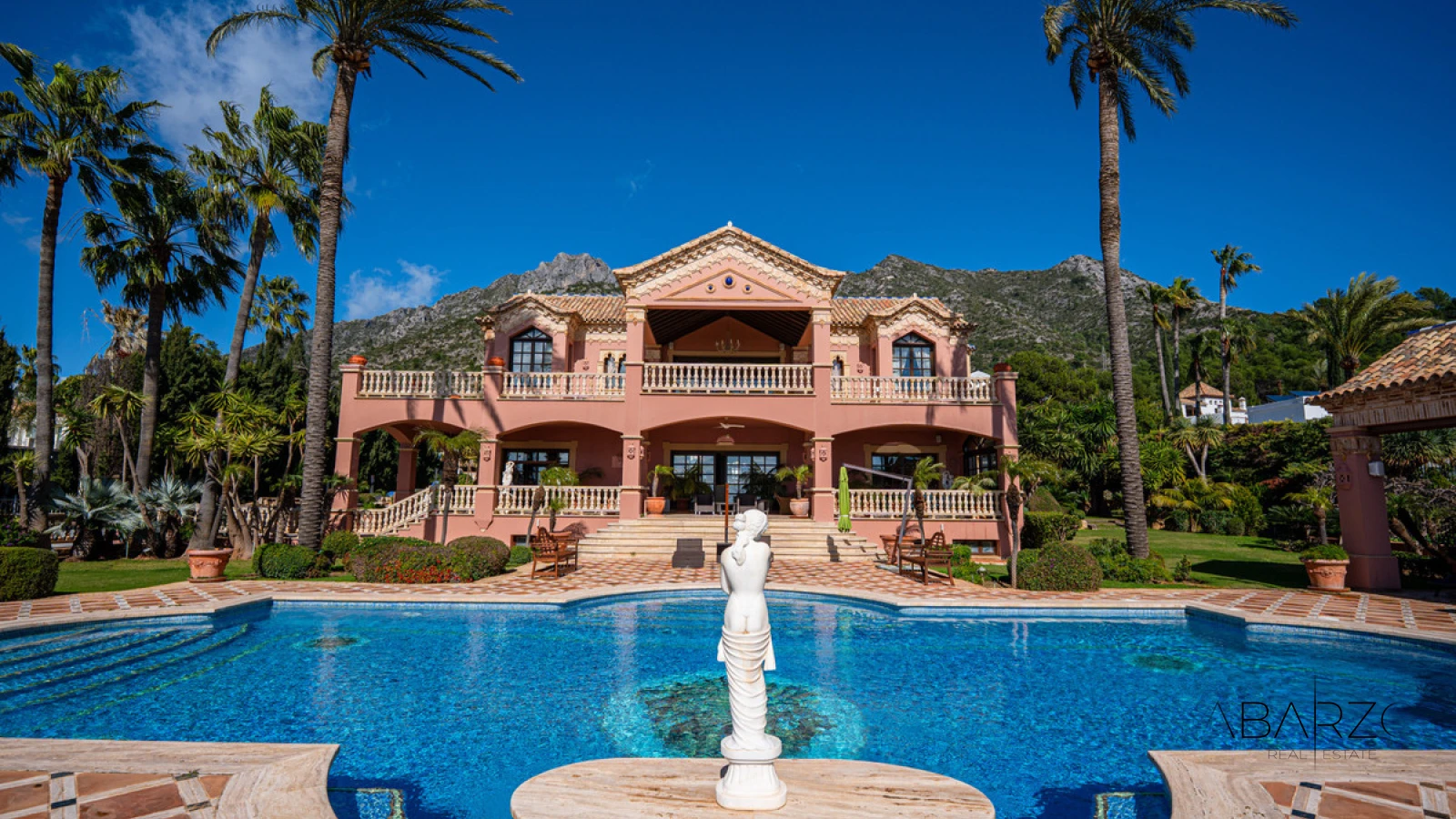 Luxury villa with sea and mountain views in Sierra Blanca — luxury property for sale in Golden Mile, Marbella