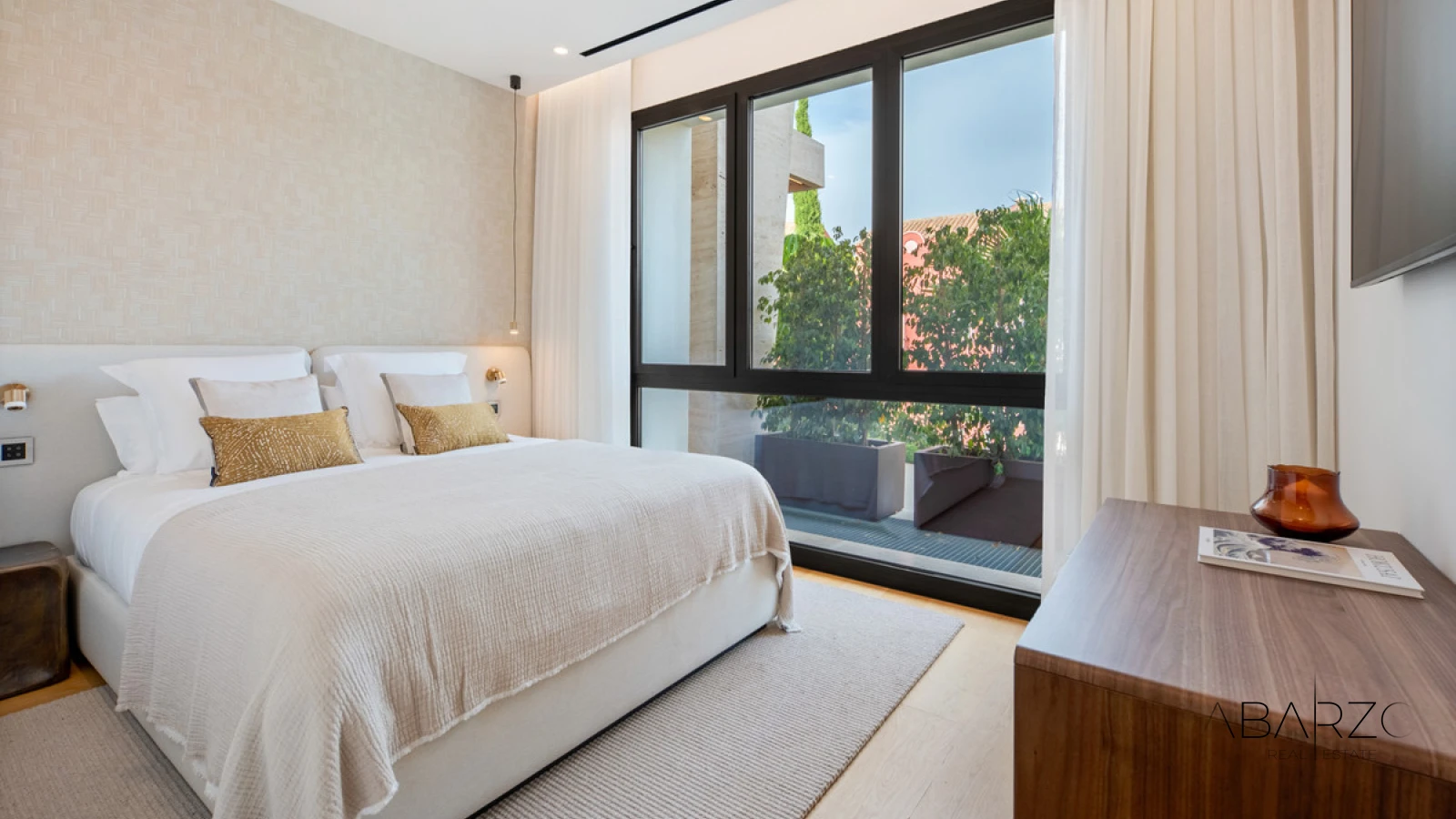 Duplex Apartment by FENDI Casa in The Golden Mile, Marbella — interior, Golden Mile, Marbella (16 of 33)
