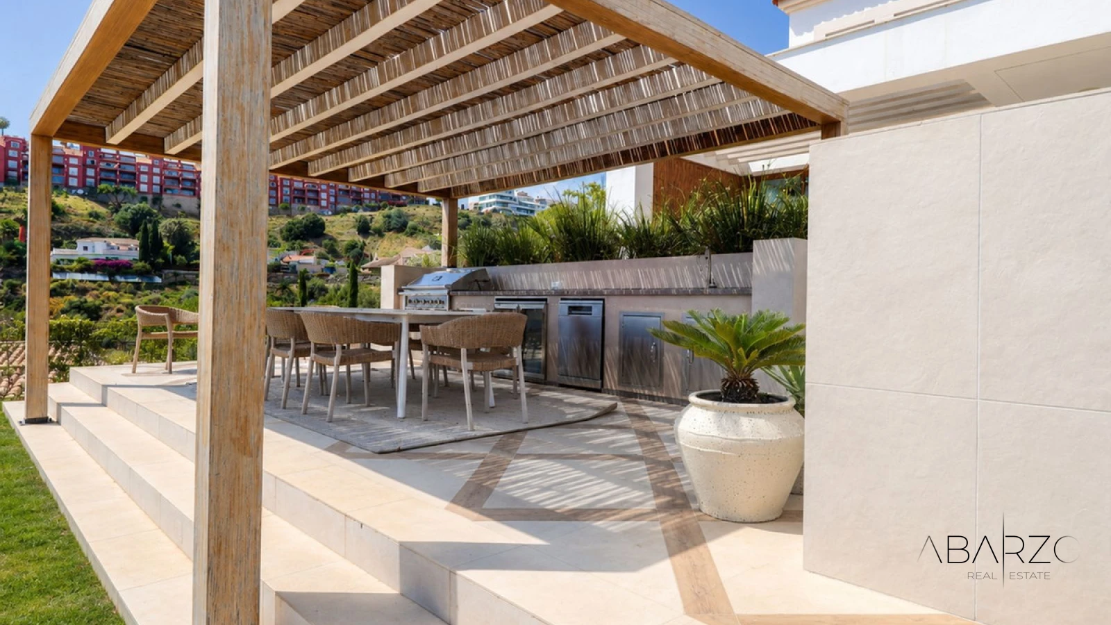 Villa Serena: Contemporary 5-Bedroom Villa in The Hills, La Quinta with Panoramic Sea Views — interior, La Quinta, Benahavís (44 of 47)
