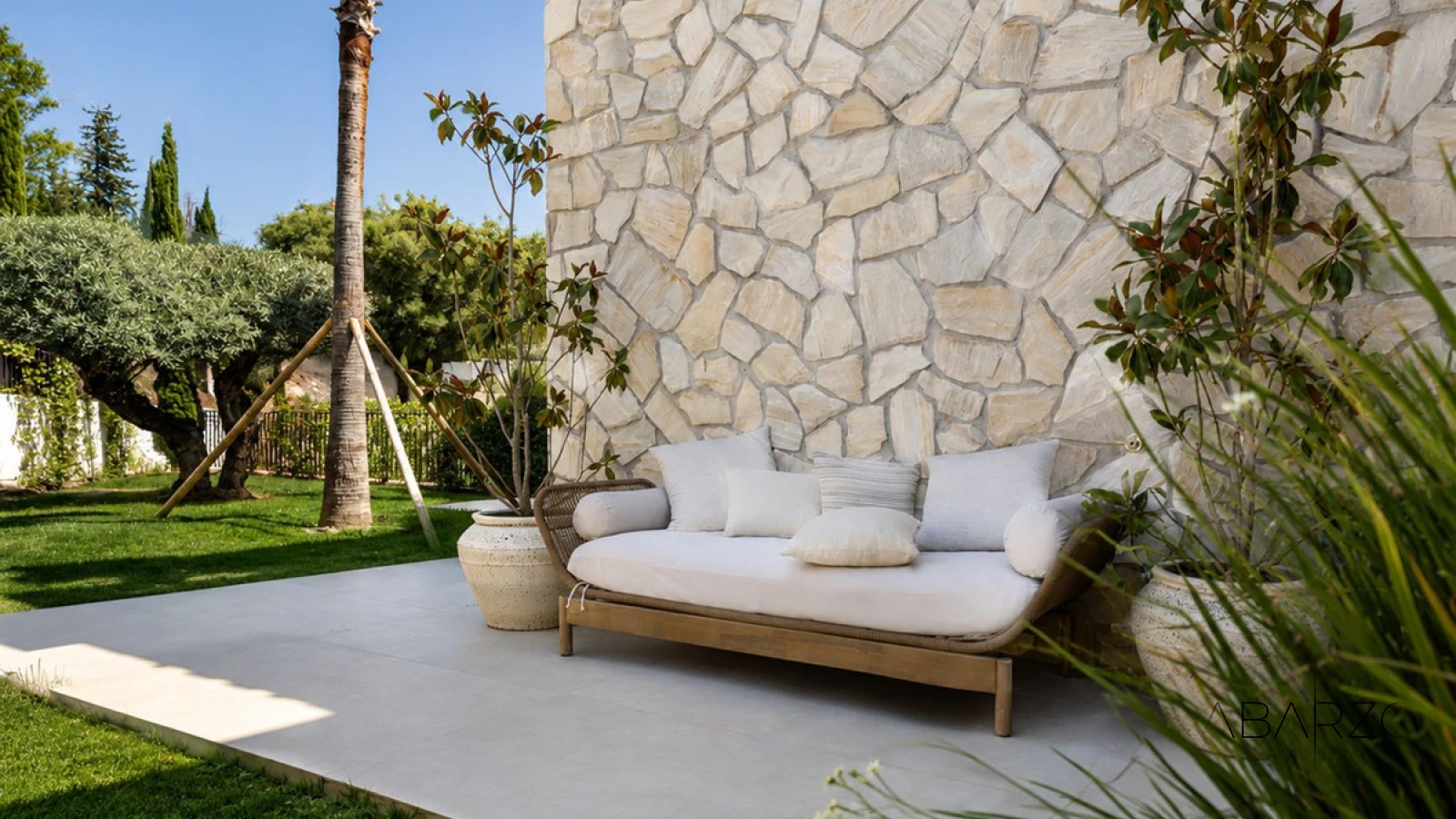 Villa Serena: Contemporary 5-Bedroom Villa in The Hills, La Quinta with Panoramic Sea Views — interior, La Quinta, Benahavís (43 of 47)