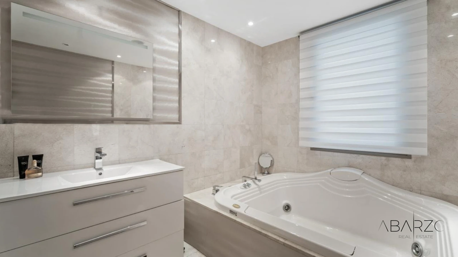 Modern Villa with Sea Views and Pool in Las Chapas, Marbella — interior, Marbella East, Marbella (24 of 49)