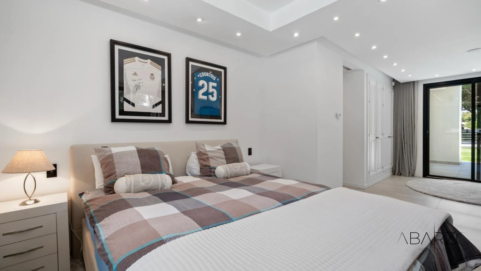 Modern Villa with Sea Views and Pool in Las Chapas, Marbella — interior, Marbella East, Marbella (25 of 49)
