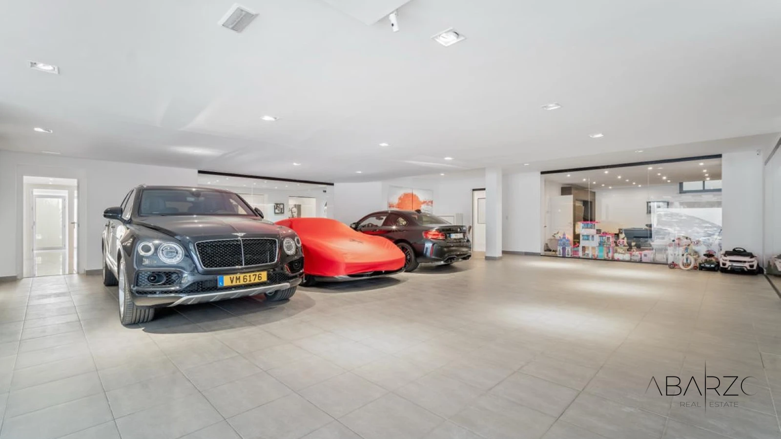 Modern Villa with Sea Views and Pool in Las Chapas, Marbella — interior, Marbella East, Marbella (42 of 49)