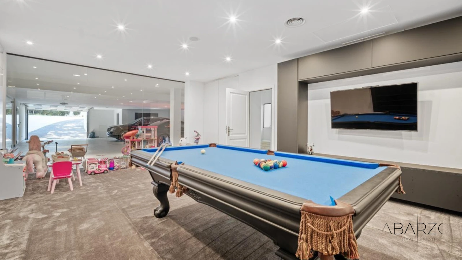 Modern Villa with Sea Views and Pool in Las Chapas, Marbella — interior, Marbella East, Marbella (37 of 49)