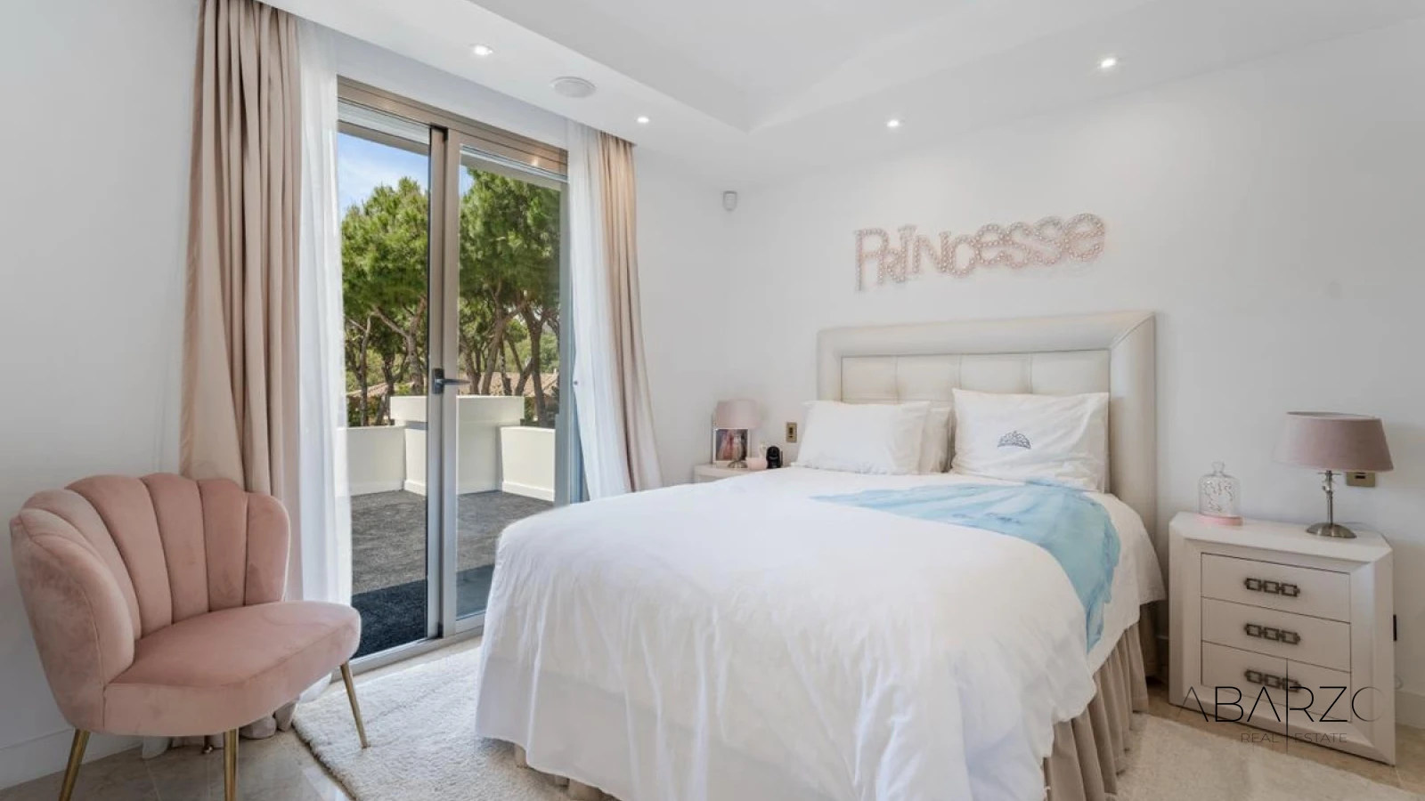 Modern Villa with Sea Views and Pool in Las Chapas, Marbella — interior, Marbella East, Marbella (22 of 49)