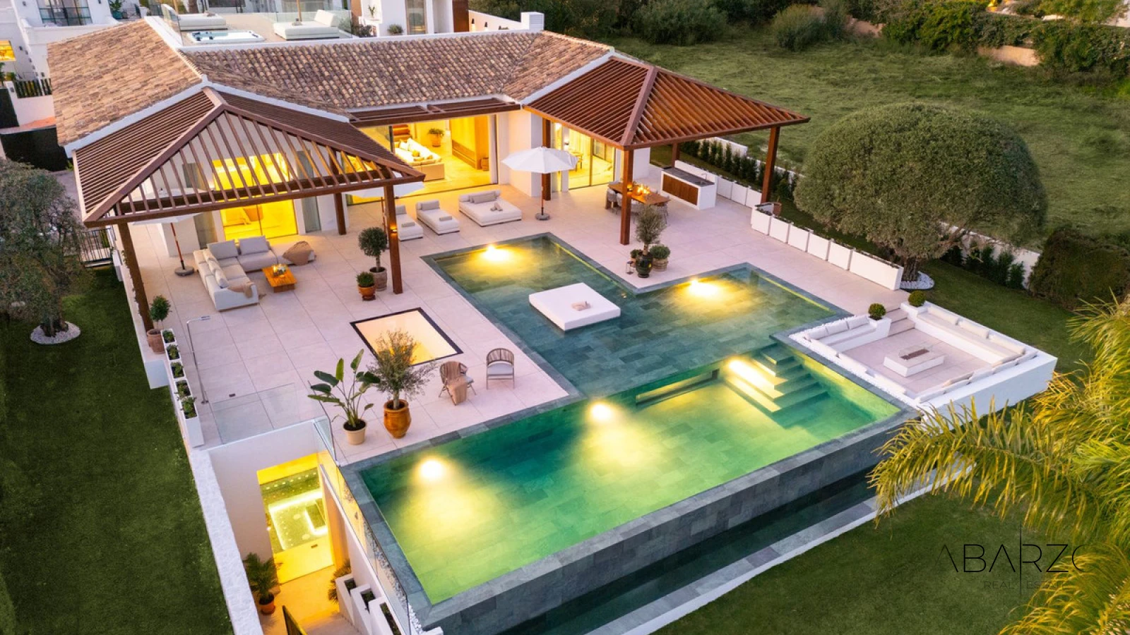 Mediterranean Frontline Golf Villa in Los Naranjos, Nueva Andalucía — interior, Nueva Andalucía, Marbella (28 of 32)
