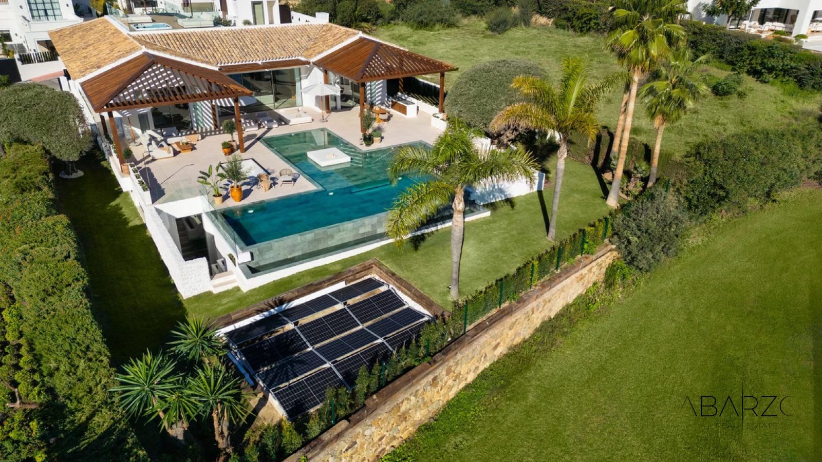 Mediterranean Frontline Golf Villa in Los Naranjos, Nueva Andalucía — interior, Nueva Andalucía, Marbella (16 of 32)