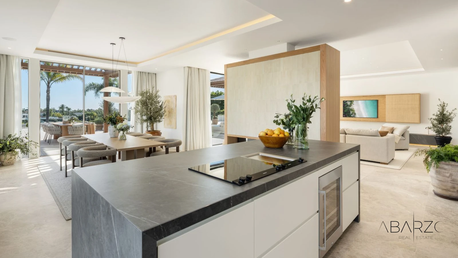Mediterranean Frontline Golf Villa in Los Naranjos, Nueva Andalucía — interior, Nueva Andalucía, Marbella (5 of 32)