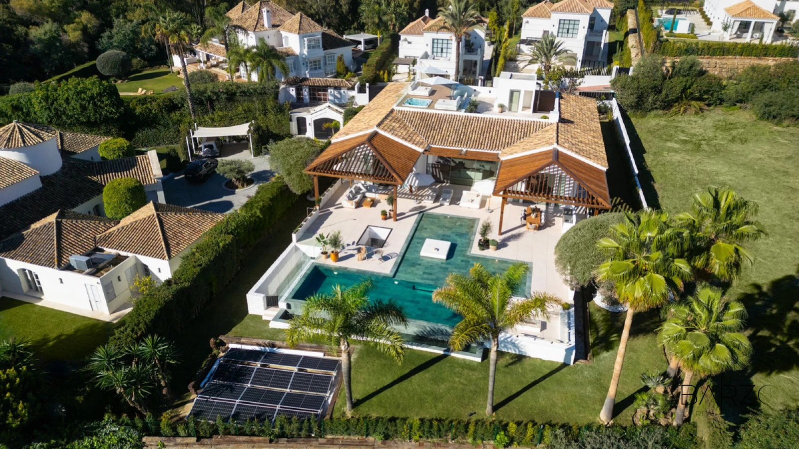 Mediterranean Frontline Golf Villa in Los Naranjos, Nueva Andalucía — interior, Nueva Andalucía, Marbella (10 of 32)
