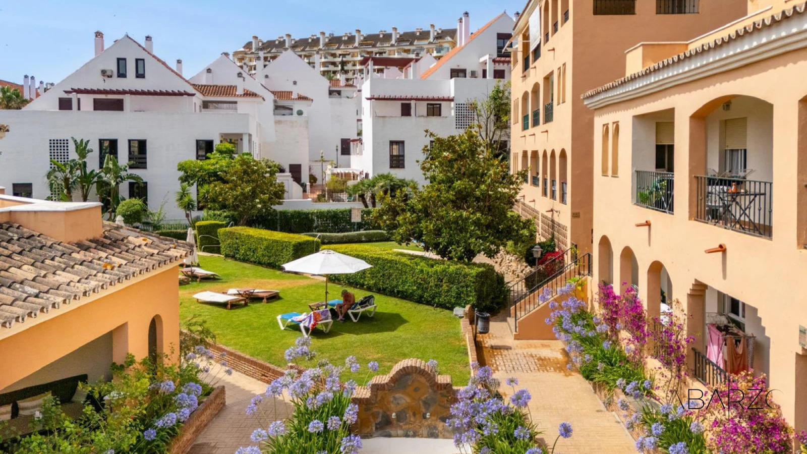 Renovated Apartment with Terrace and Heated Pool in Nueva Andalucía — luxury property for sale in Nueva Andalucía, Marbella