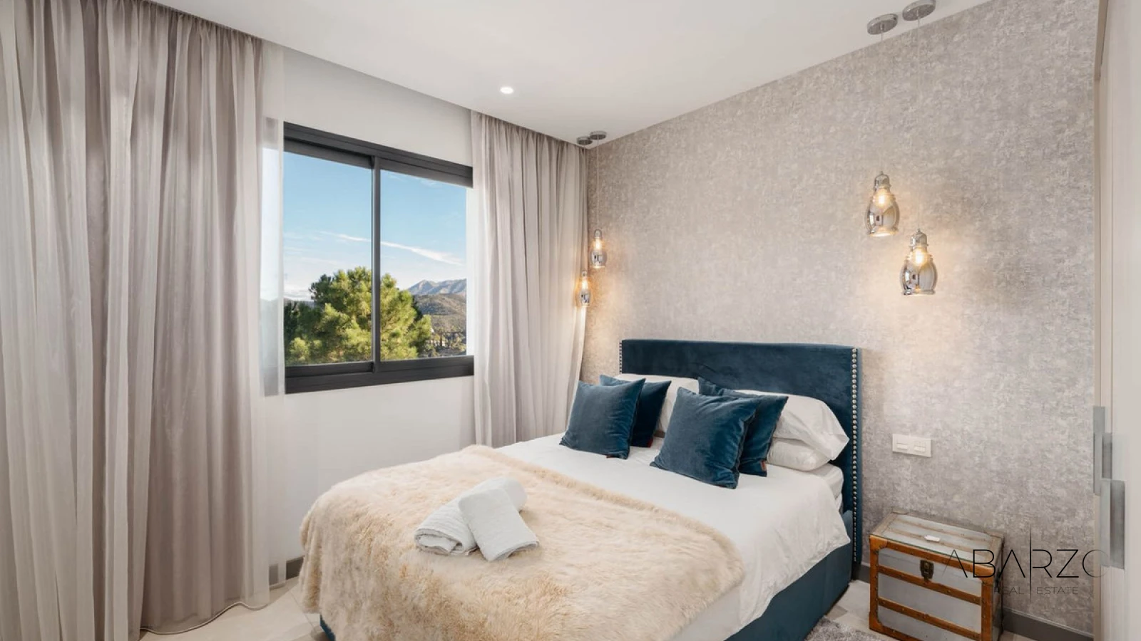 Luxury 5-Bedroom Villa with Panoramic Sea Views in El Madroñal, Benahavís — interior, El Madroñal, Benahavís (35 of 49)