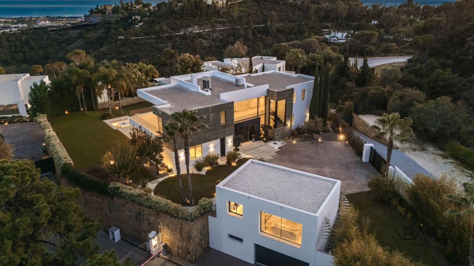 Luxury 5-Bedroom Villa with Panoramic Sea Views in El Madroñal, Benahavís — interior, El Madroñal, Benahavís (38 of 49)