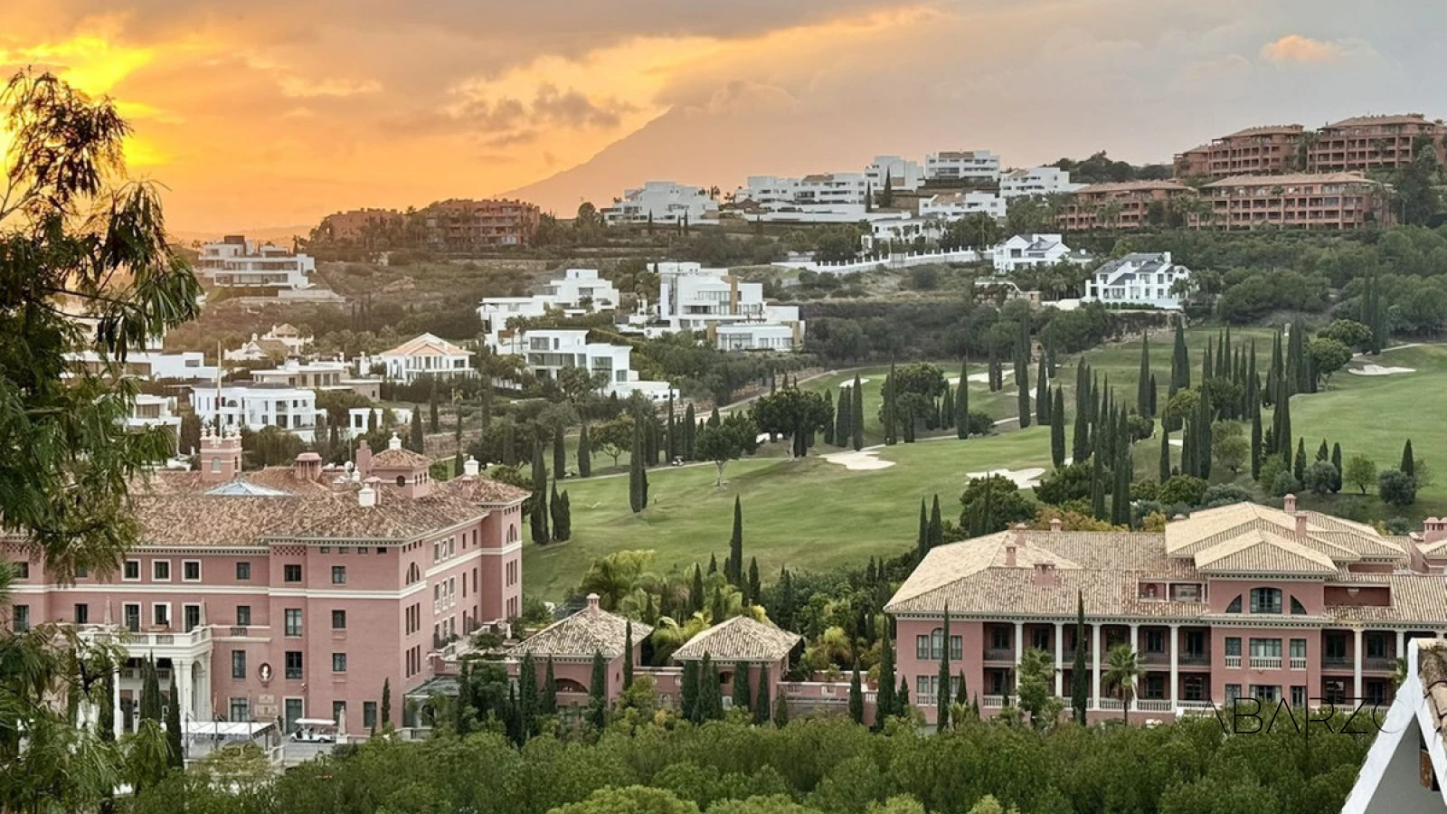 Ground Floor Corner Apartment with Private Garden in Los Flamingos, Benahavis — interior, Los Flamingos, Benahavís (23 of 25)