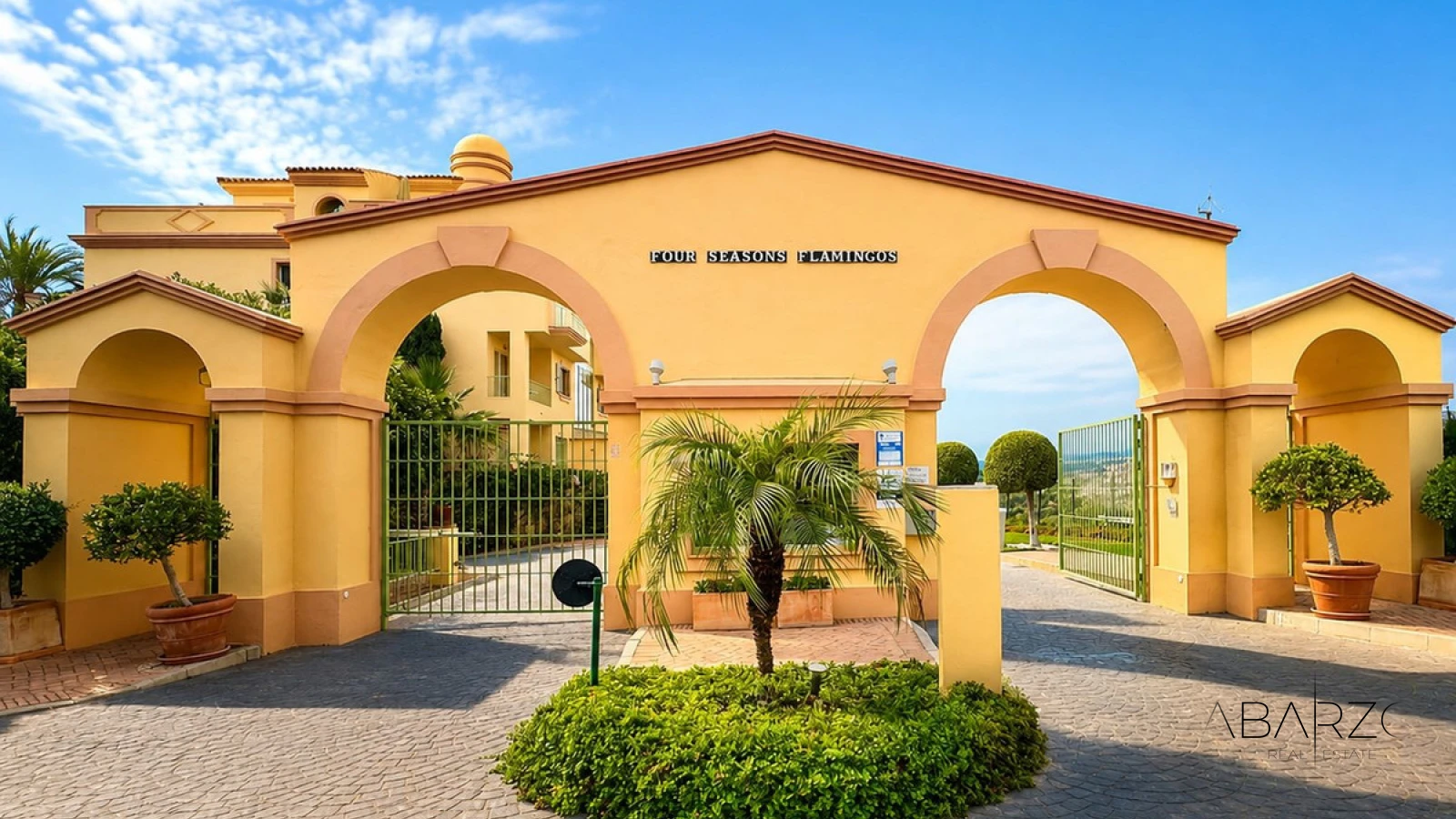 Ground Floor Corner Apartment with Private Garden in Los Flamingos, Benahavis — interior, Los Flamingos, Benahavís (21 of 25)