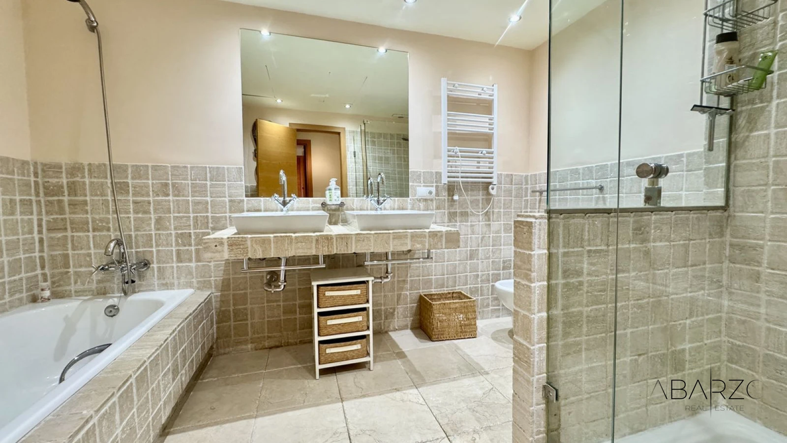 Ground Floor Corner Apartment with Private Garden in Los Flamingos, Benahavis — interior, Los Flamingos, Benahavís (17 of 25)