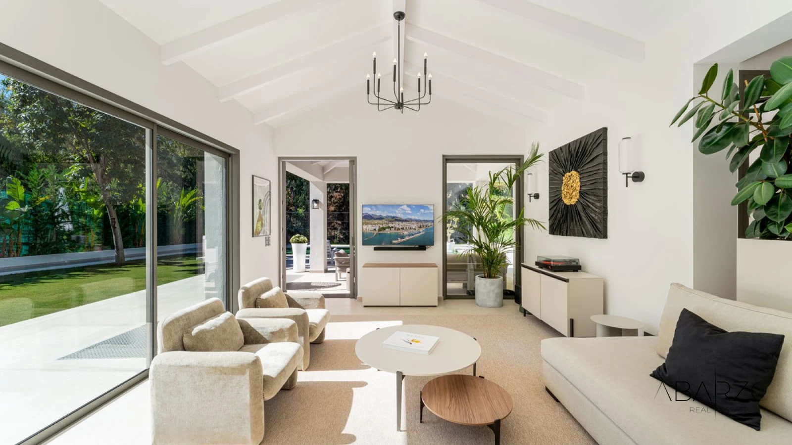 Contemporary villa with private pool and golf views in La Cerquilla, Nueva Andalucía — interior, Nueva Andalucía, Marbella (2 of 49)