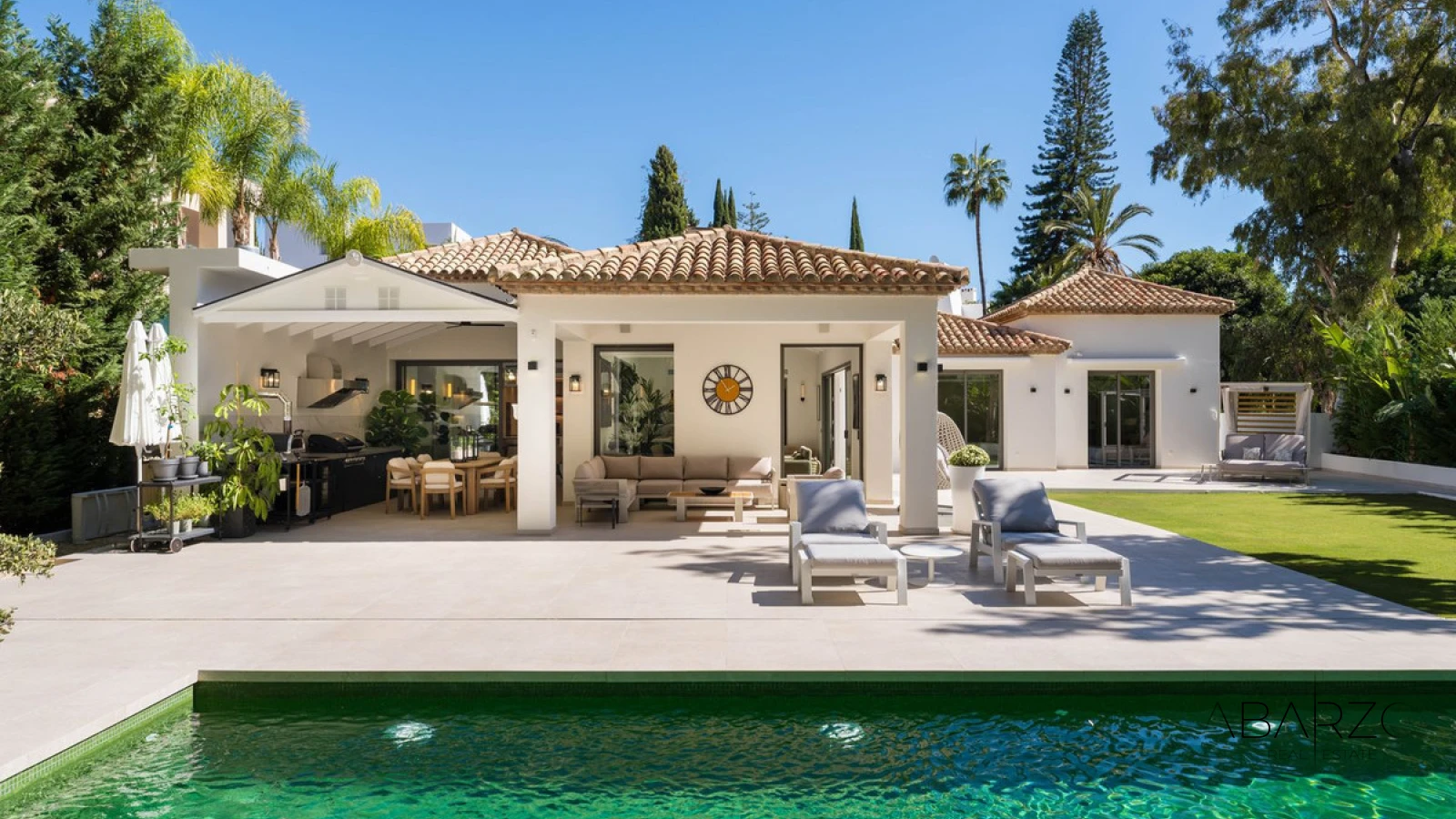 Contemporary villa with private pool and golf views in La Cerquilla, Nueva Andalucía — interior, Nueva Andalucía, Marbella (32 of 49)