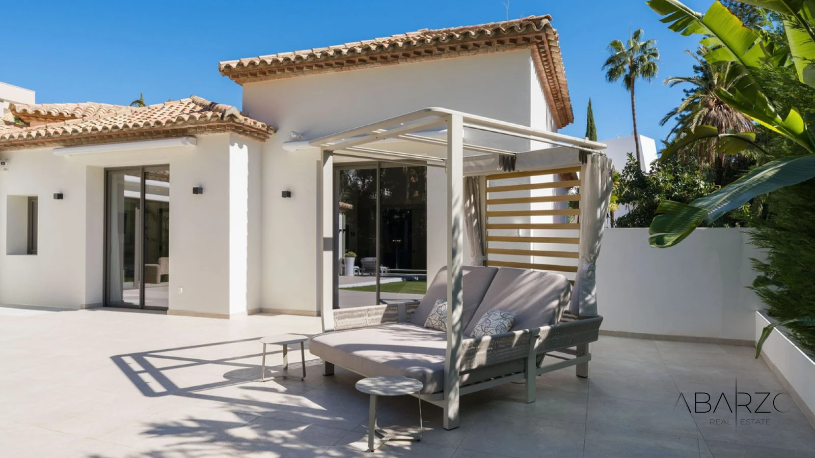 Contemporary villa with private pool and golf views in La Cerquilla, Nueva Andalucía — interior, Nueva Andalucía, Marbella (35 of 49)