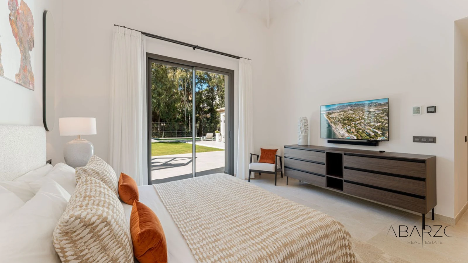 Contemporary villa with private pool and golf views in La Cerquilla, Nueva Andalucía — interior, Nueva Andalucía, Marbella (13 of 49)