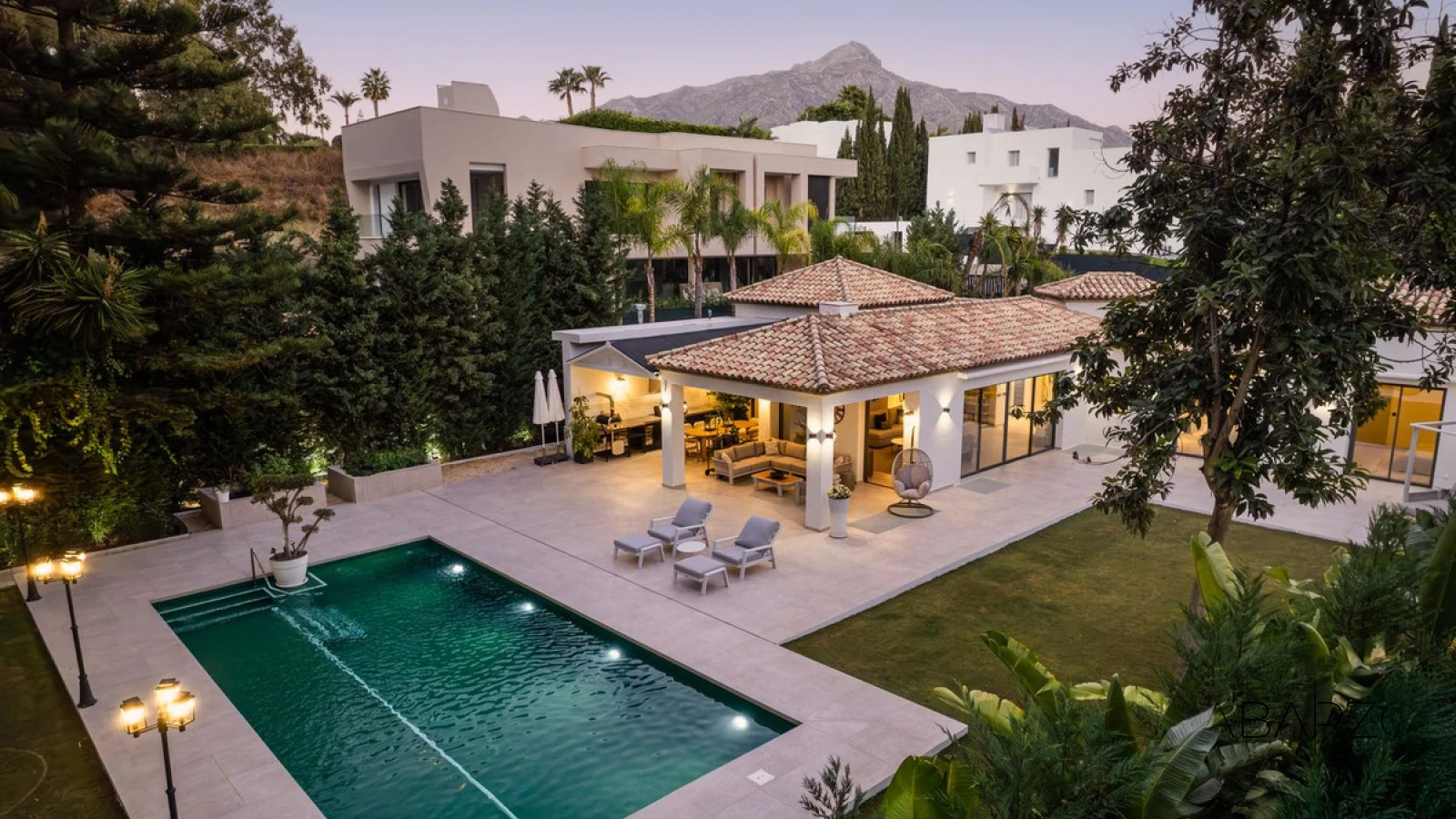Contemporary villa with private pool and golf views in La Cerquilla, Nueva Andalucía — interior, Nueva Andalucía, Marbella (47 of 49)