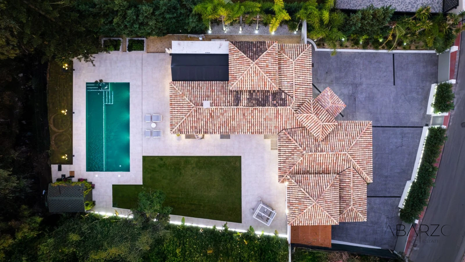 Contemporary villa with private pool and golf views in La Cerquilla, Nueva Andalucía — interior, Nueva Andalucía, Marbella (46 of 49)