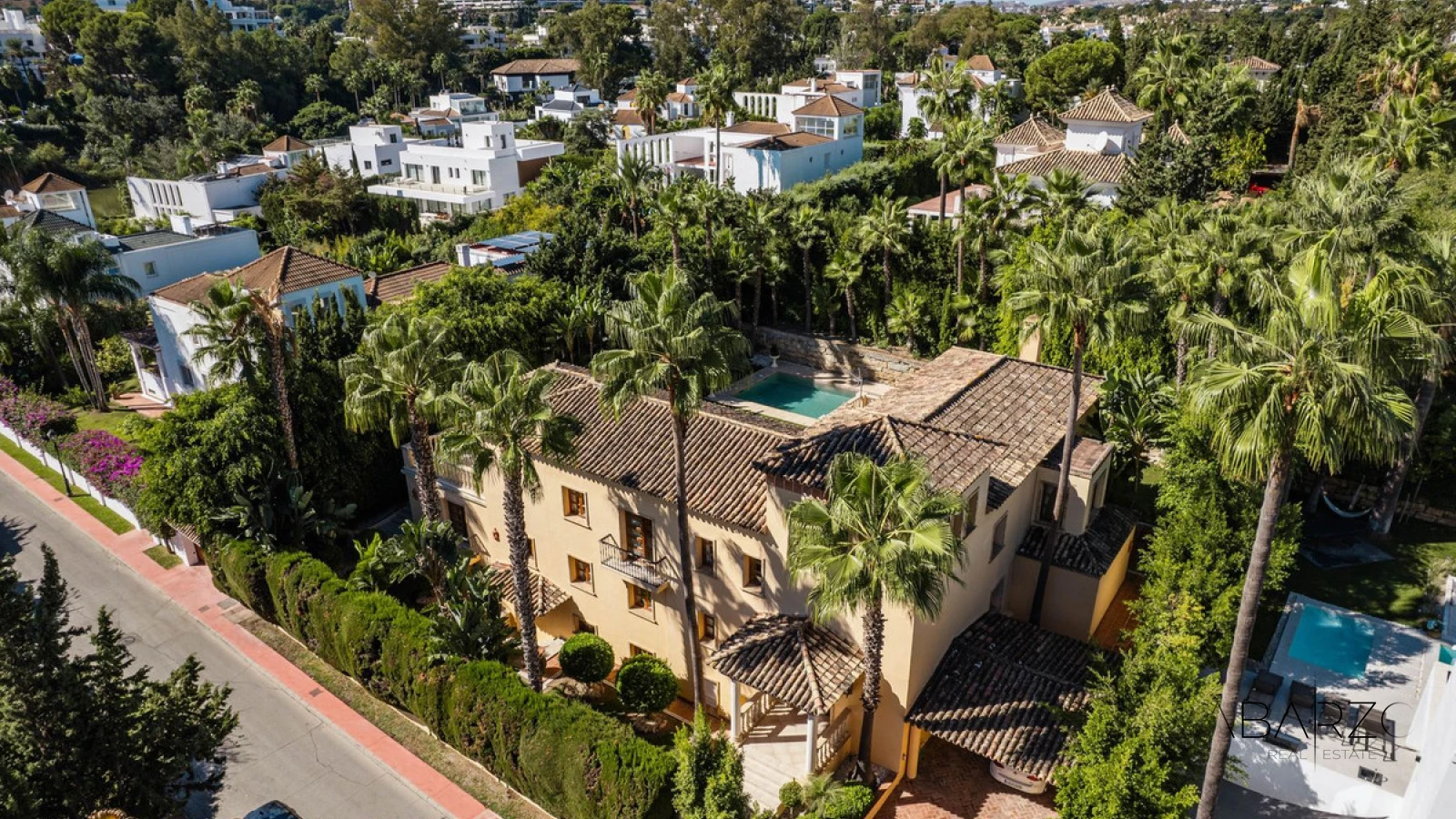 Elegant five-bedroom villa in Nueva Andalucía Marbella — interior, Nueva Andalucía, Marbella (36 of 36)