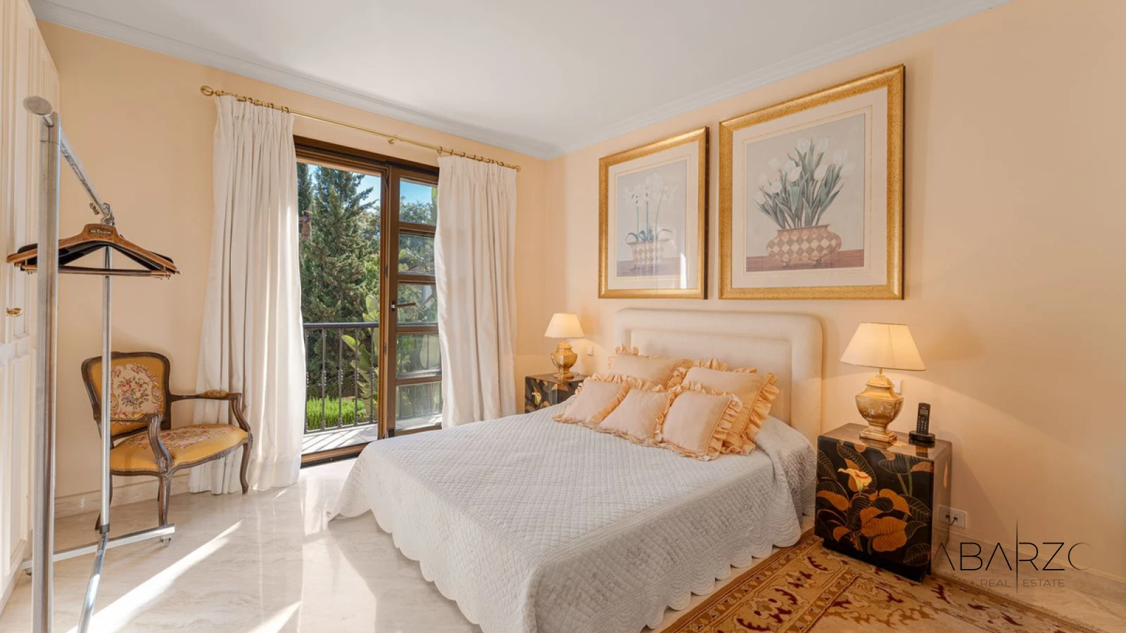 Elegant five-bedroom villa in Nueva Andalucía Marbella — interior, Nueva Andalucía, Marbella (25 of 36)