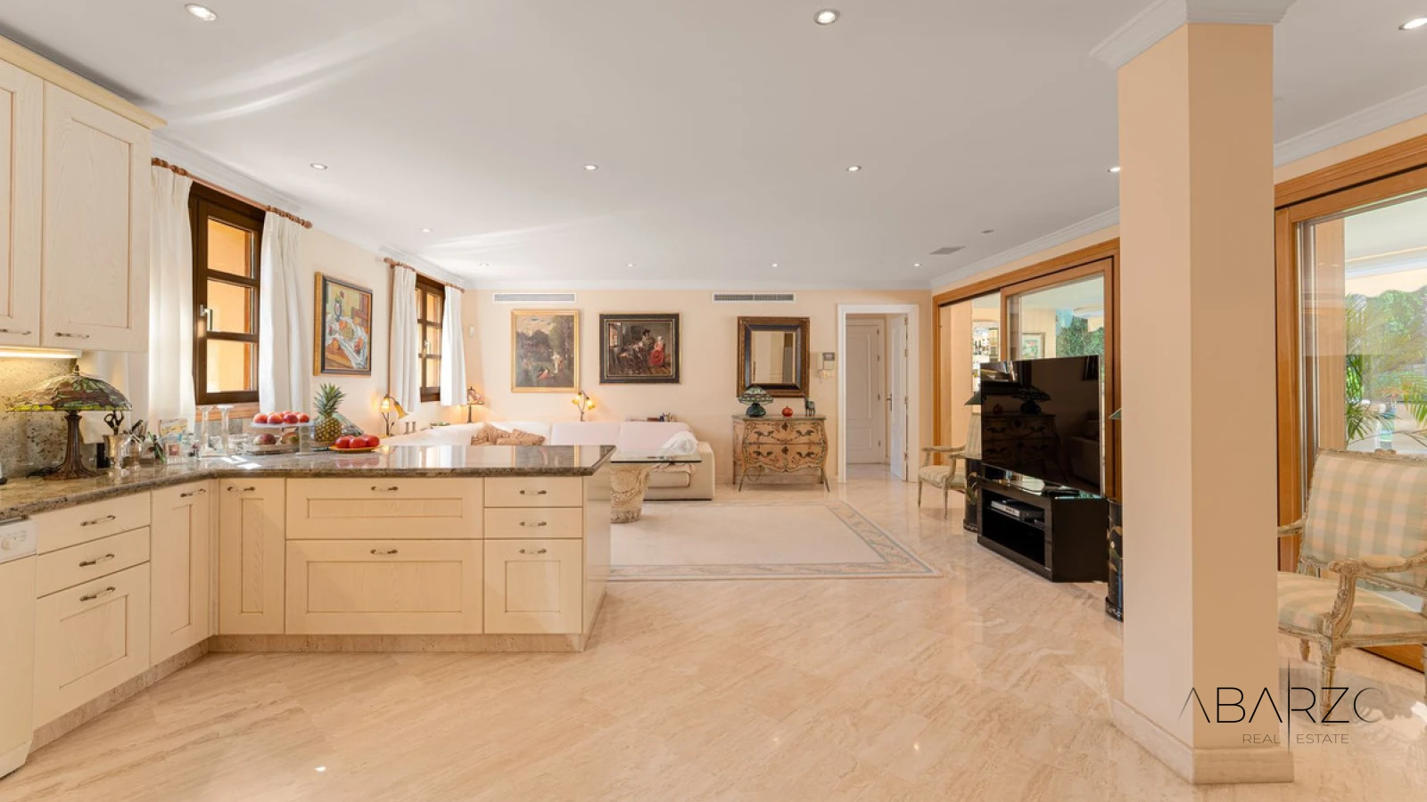 Elegant five-bedroom villa in Nueva Andalucía Marbella — interior, Nueva Andalucía, Marbella (11 of 36)