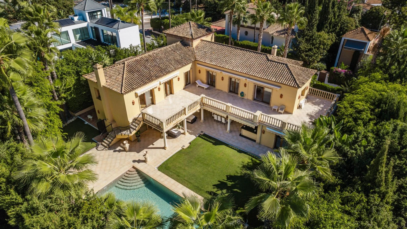 Elegant five-bedroom villa in Nueva Andalucía Marbella — interior, Nueva Andalucía, Marbella (34 of 36)