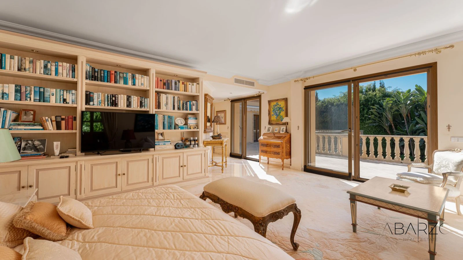 Elegant five-bedroom villa in Nueva Andalucía Marbella — interior, Nueva Andalucía, Marbella (13 of 36)