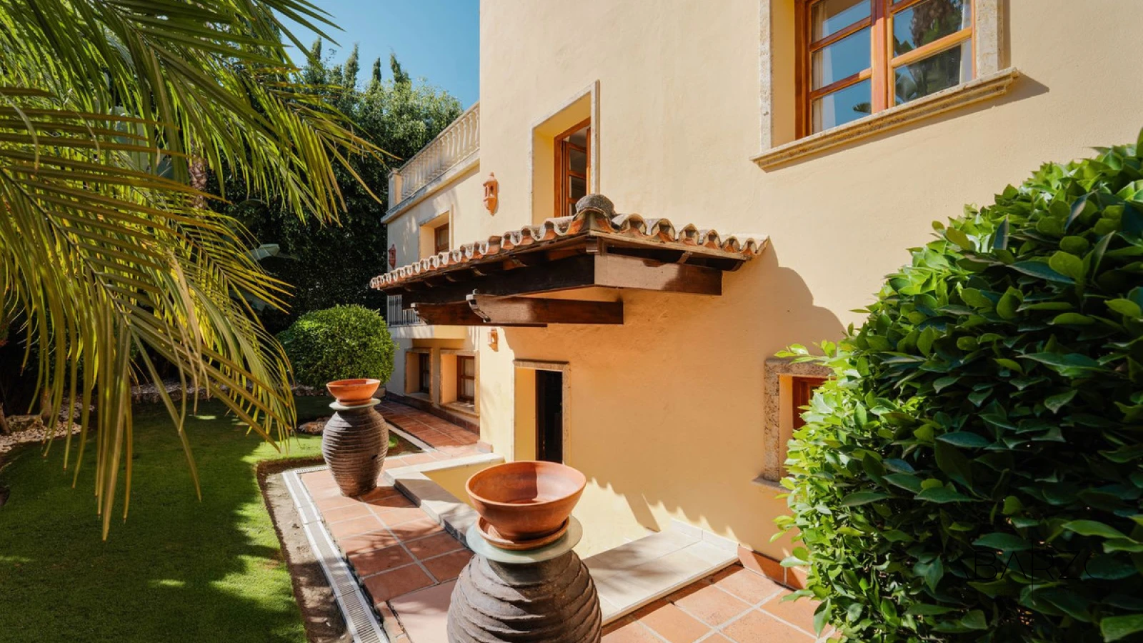 Elegant five-bedroom villa in Nueva Andalucía Marbella — interior, Nueva Andalucía, Marbella (32 of 36)
