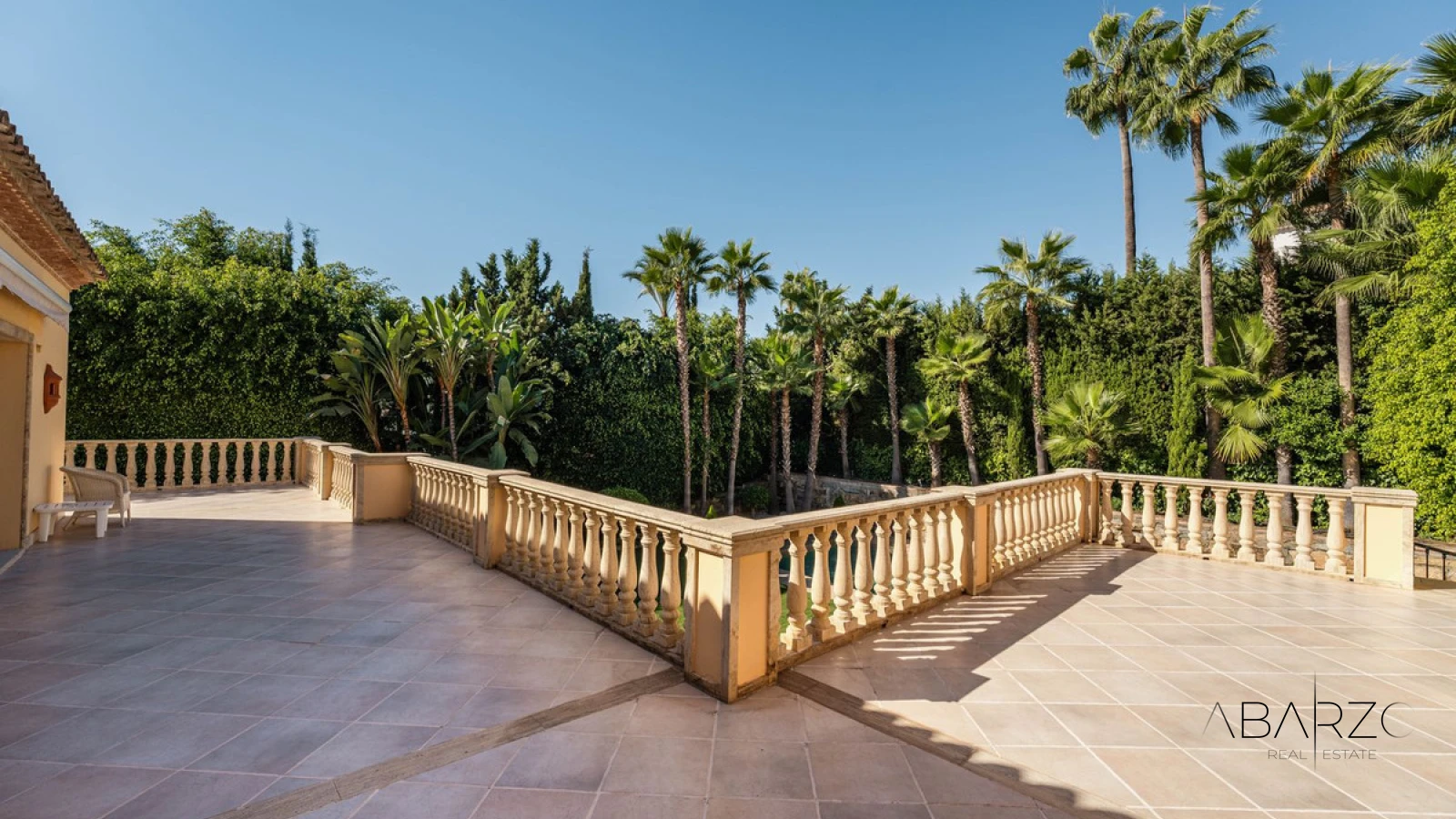 Elegant five-bedroom villa in Nueva Andalucía Marbella — interior, Nueva Andalucía, Marbella (28 of 36)