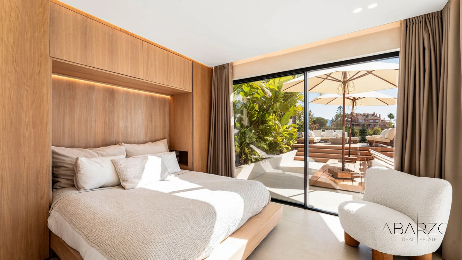 Ready to move in Villa with Infinity Pool and Sea Views in Nueva Andalucía — interior, Nueva Andalucía, Marbella (23 of 46)